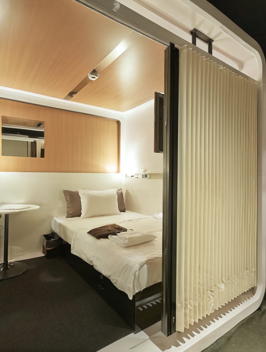 how much does hotels cost in japan