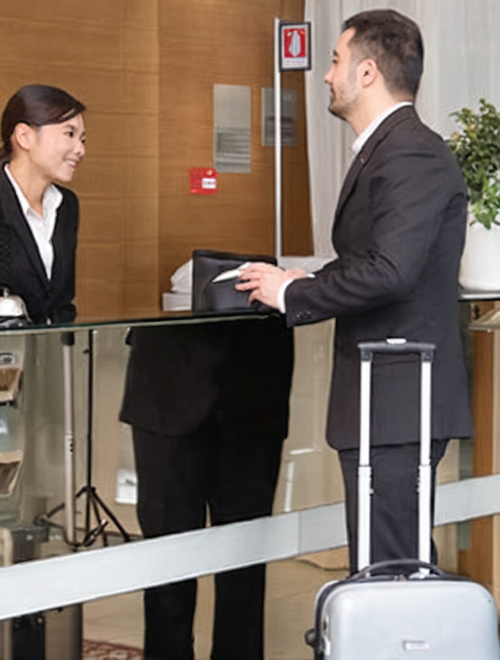 which hotels in japan have luggage delivery service enfield